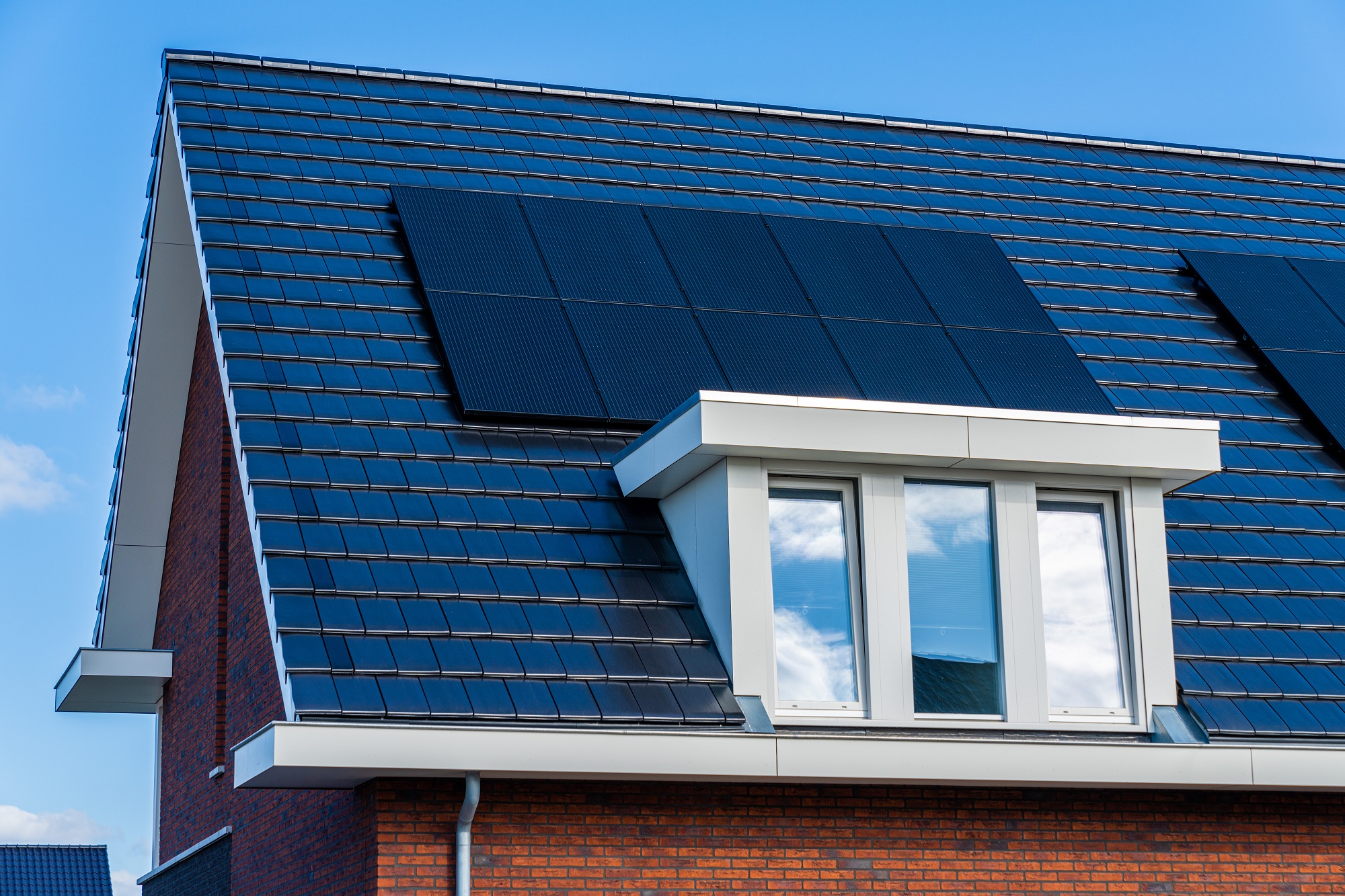 Foto van woning met zonnepanelen